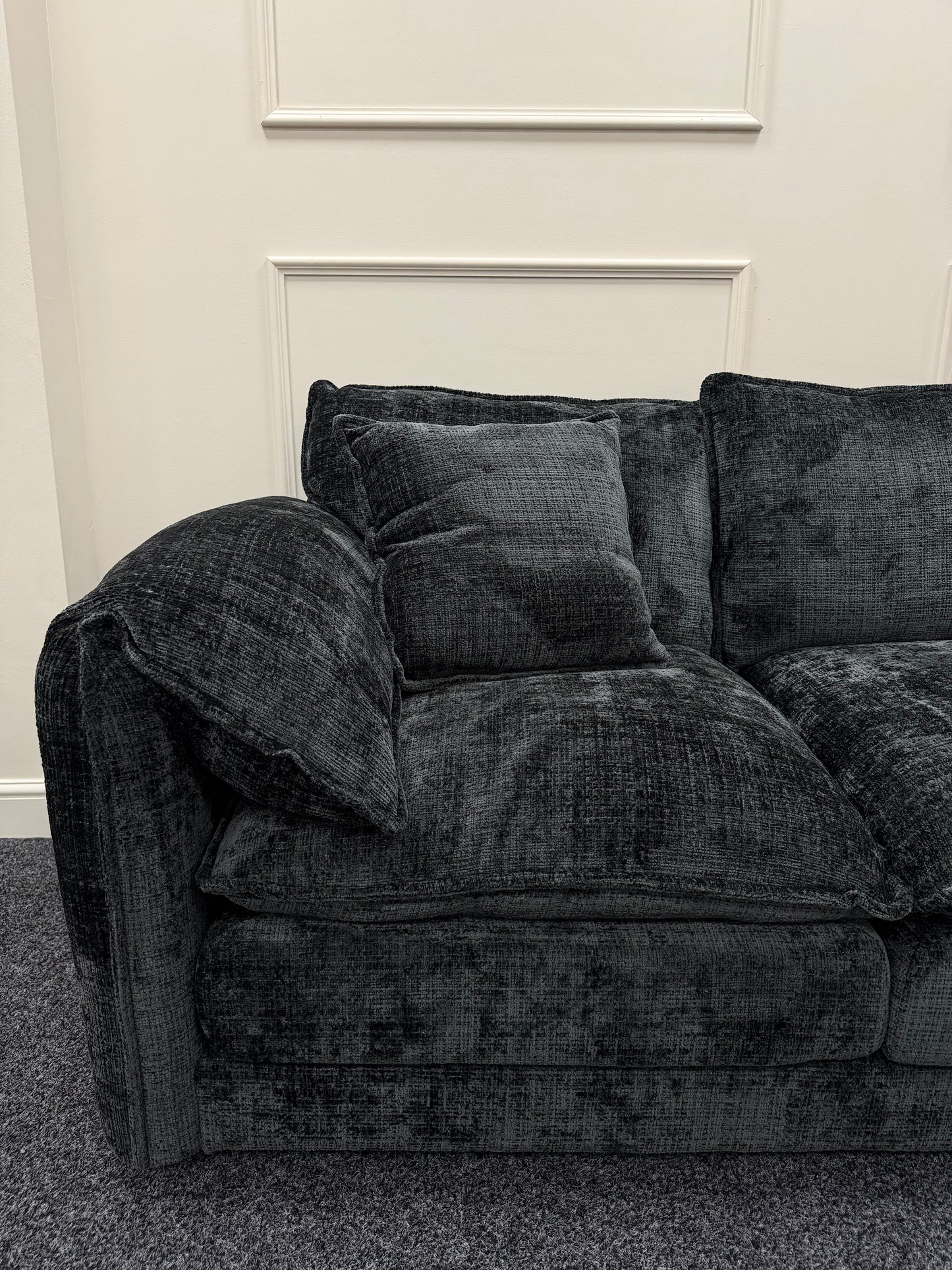 Solaya Corner Sofa - Black